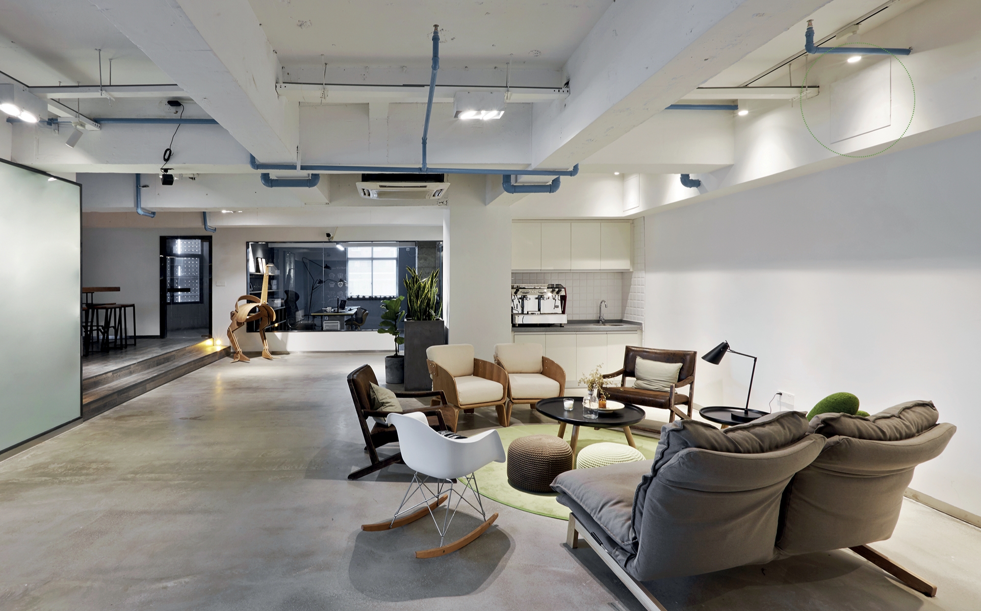 Cendrex_CTR_office_horiz_12x8_cercle-vert-LR